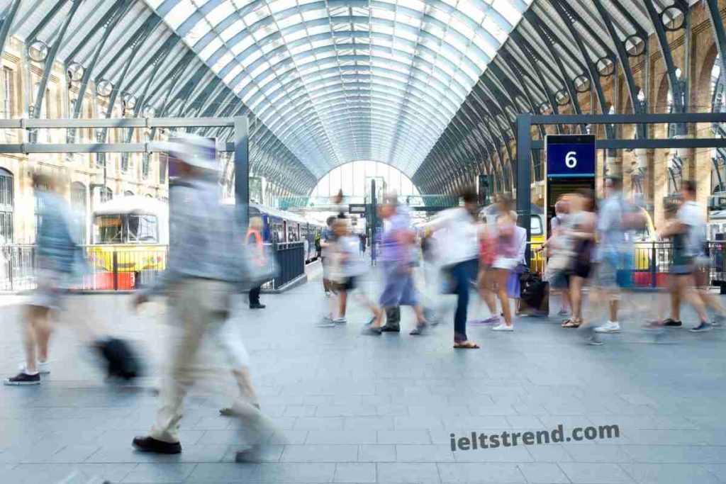 The Graph Shows Underground Station Passenger Numbers in London (2)